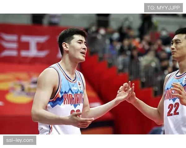 新疆队官方宣布：外援多米尼克·琼斯腿部肌肉拉伤，预计缺席系列赛前两场